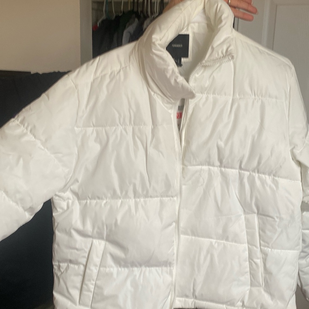 Forever 21 puffer jacket with tag
